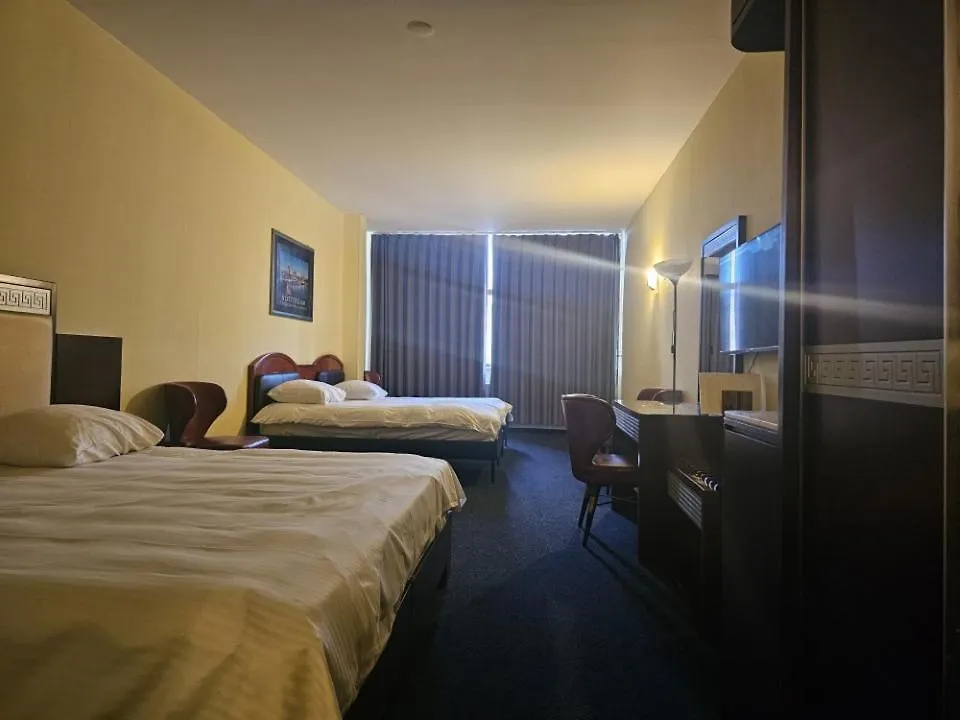 New Ocean Paradise Hotel Rotterdam 3*,